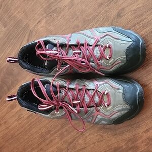 Merrell women's hiking shoes 7.5